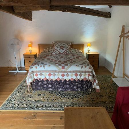 Chambre Sdb Privee Townhouse 26 Chambres D'Hotes Civray Civray  外观 照片