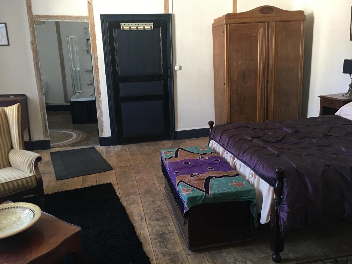 Chambre Sdb Privee Townhouse 26 Chambres D'Hotes Civray Civray  外观 照片